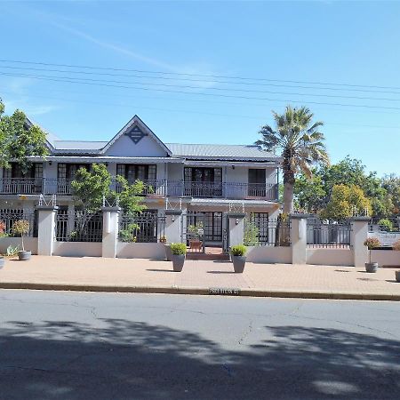 Oakwood Lodge Bloemfontein Ngoại thất bức ảnh The main building of the school