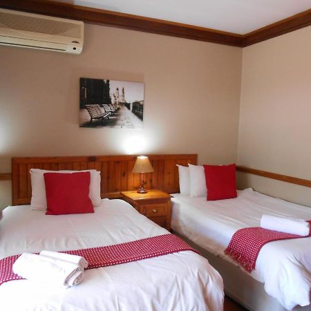 Oakwood Lodge Bloemfontein Ngoại thất bức ảnh