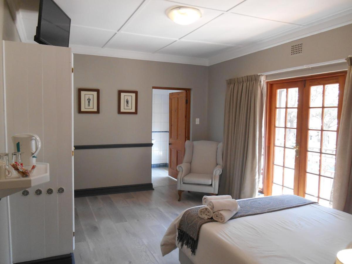 Oakwood Lodge Bloemfontein Ngoại thất bức ảnh A room at the hospital