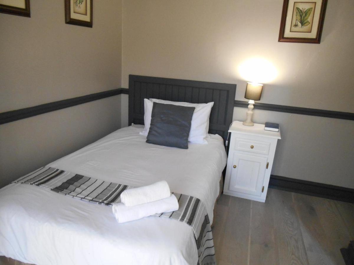 Oakwood Lodge Bloemfontein Ngoại thất bức ảnh