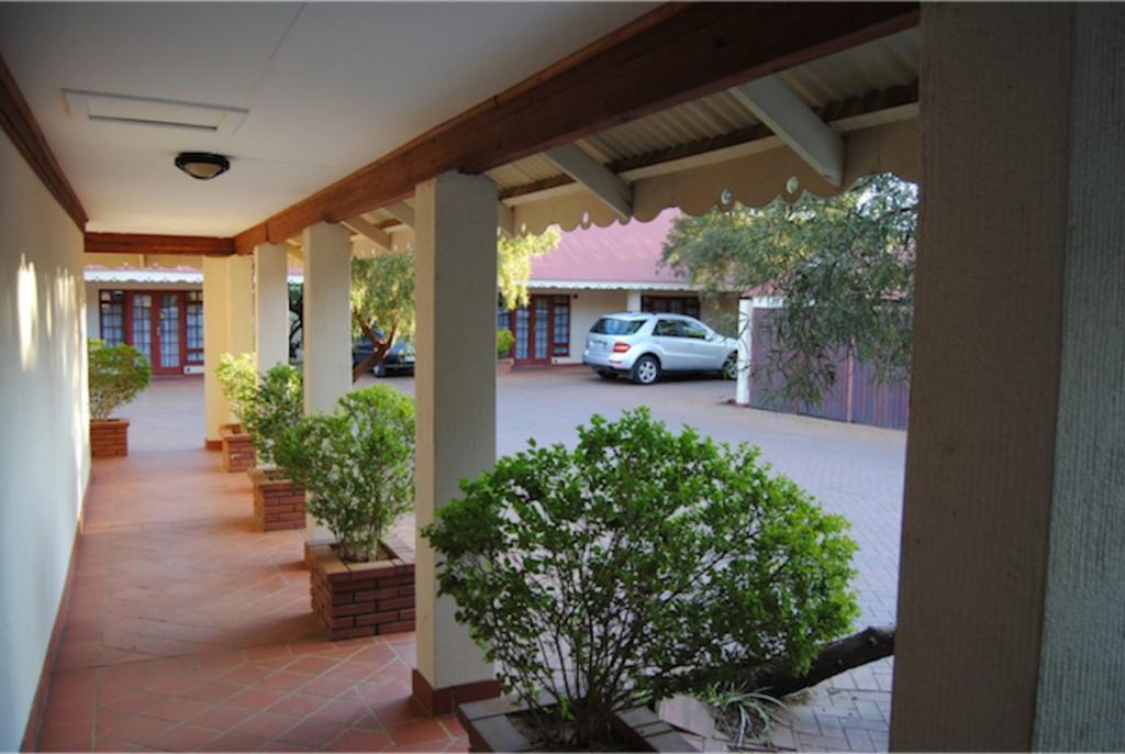 Oakwood Lodge Bloemfontein Ngoại thất bức ảnh The hotel's interior