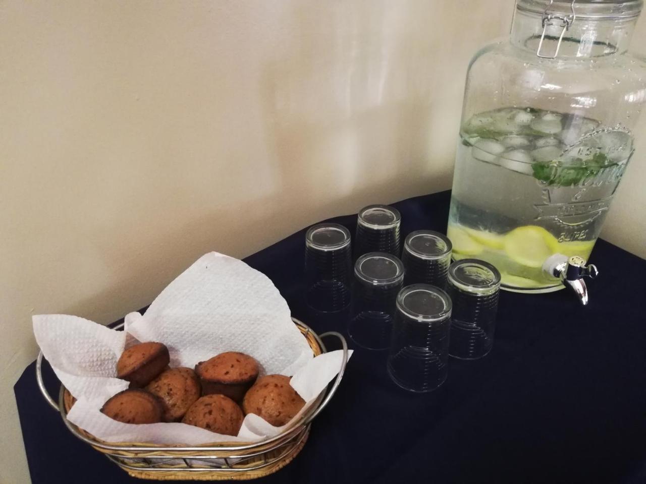 Oakwood Lodge Bloemfontein Ngoại thất bức ảnh A water dispenser with lemon and mint